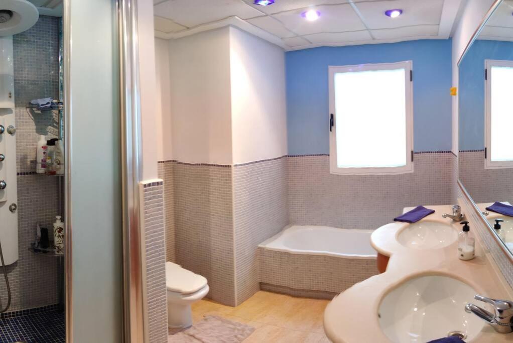 Beautiful Stay Near Park Denia Bagian luar foto